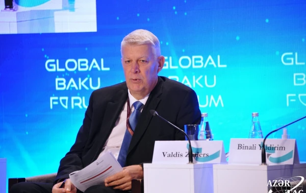 Qlobal Bakı Forumunda “Cənubi Qafqaz: regional inkişaf və əməkdaşlıq üçün perspektivlər” mövzusu müzakirə edilir - FOTO