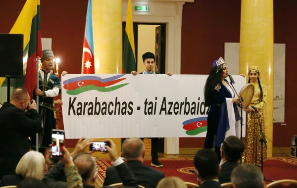 Zəfər bayramı Litvada böyük coşqu ilə qeyd olunur - FOTO