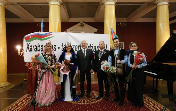 Zəfər bayramı Litvada böyük coşqu ilə qeyd olunur - FOTO