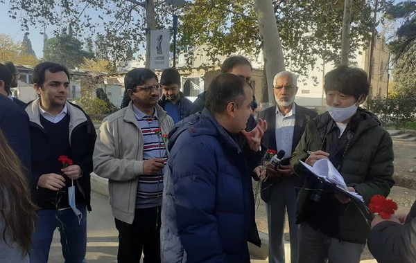Pakistan və Yaponiya jurnalistləri Gəncədə erməni terroru barədə məlumatlandırılıblar - FOTO