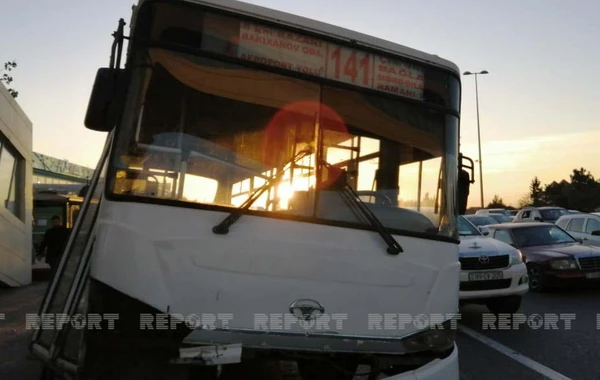 Bakıda sərnişin avtobusu velosipedçini və yaşlı qadını vurub - FOTO