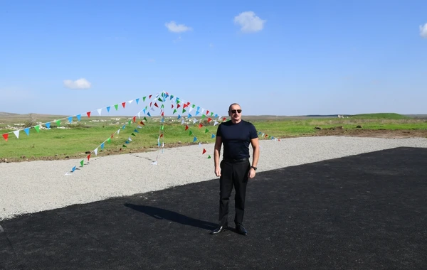 İlham Əliyev və Mehriban Əliyeva Zəfər yolunun açılışında iştirak ediblər - FOTO