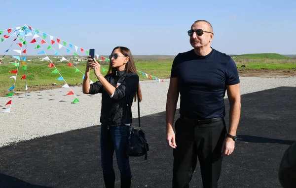 İlham Əliyev və Mehriban Əliyeva Zəfər yolunun açılışında iştirak ediblər - FOTO