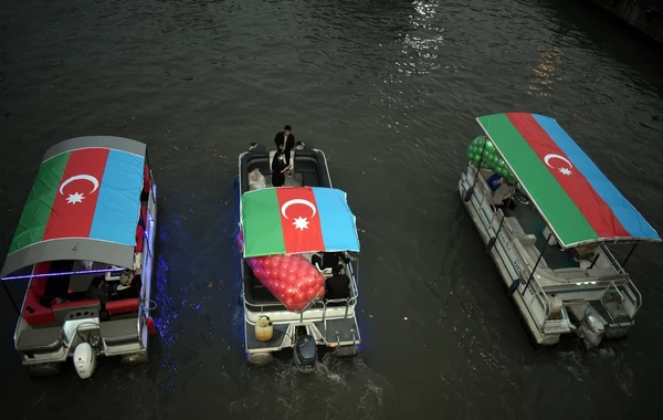Azərbaycan Bayrağı Tbilisi səmasında - FOTO