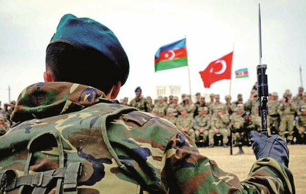 Komando kursunda iştirak edən hərbçimiz bədbəxt hadisə nəticəsində həyatını itirdi