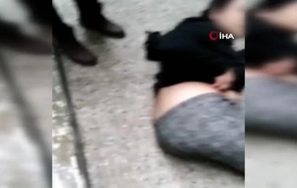 Polis əxlaqsızlıq yuvasına basqın etdi, azərbaycanlı qadının ayağı sındı - VİDEO
