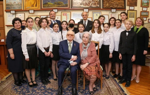 Maqomedali Maqomedova Azərbaycanın “Dostluq” ordeni, Murad Kajlayeva Prezidentin fəxri diplomu təqdim edildi