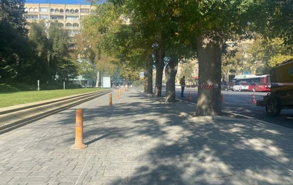 На центральных улицах Баку прокладывают велосипедные дорожки - ФОТО