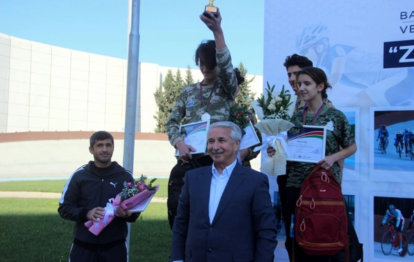 Bakı şəhər məktəbliləri arasında “Zəfər kuboku” yarışı keçirilib - FOTO