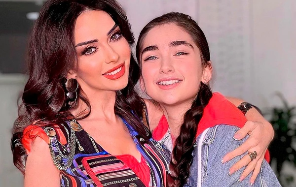 Manana Çaparidze 13 yaşlı qızı ilə - FOTO