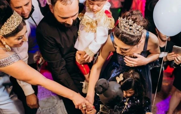 Əməkdar artist oğlu ilə gəlininin görüntülərini paylaşdı - FOTO