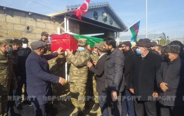 Şəhid Elmin Əlizadə dəfn edilib - FOTO