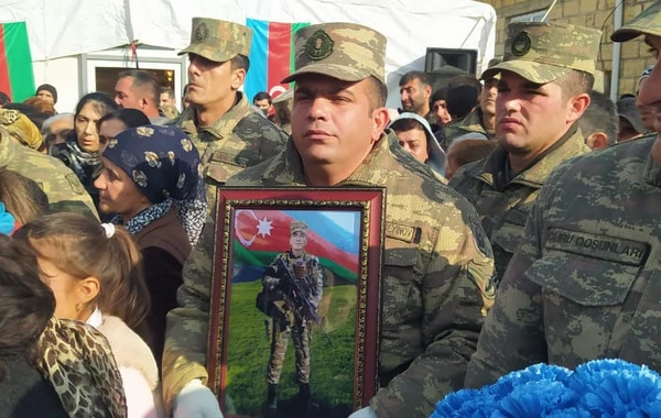 Şəmkirdə şəhidimizlə vida mərasimi keçirilir - FOTO - YENİLƏNİB