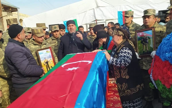 Şəmkirdə şəhidimizlə vida mərasimi keçirilir - FOTO - YENİLƏNİB