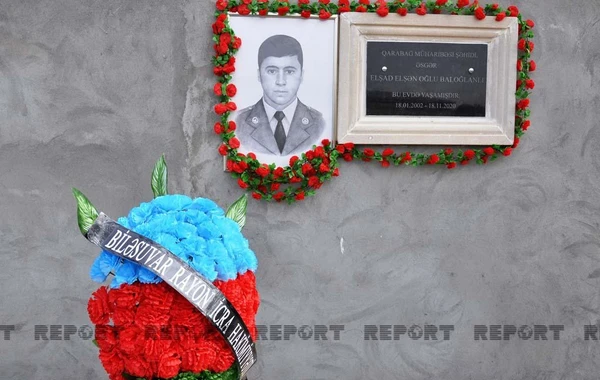 Biləsuvarda Vətən müharibəsi şəhidlərinin xatirə lövhəsi açıldı - FOTO