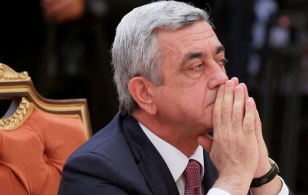 Serj Sarkisyana qarşı rəsmi ittiham irəli sürüldü, ölkədən çıxışı qadağan edildi