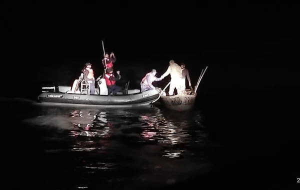 Пограничники обнаружили наркотики на поверхности Каспия - ФОТО