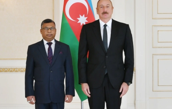 İlham Əliyev Banqladeşin yeni təyin olunmuş səfirinin etimadnaməsini qəbul edib - YENİLƏNİB - FOTO