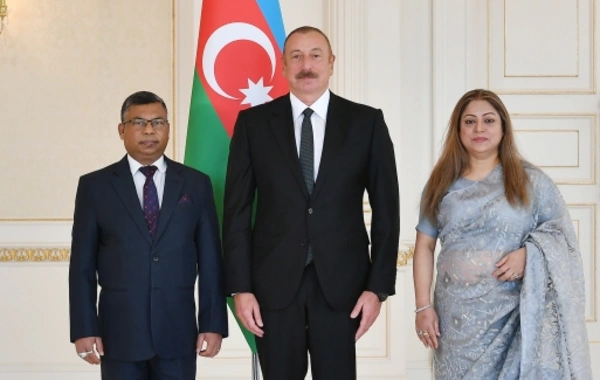İlham Əliyev Banqladeşin yeni təyin olunmuş səfirinin etimadnaməsini qəbul edib - YENİLƏNİB - FOTO