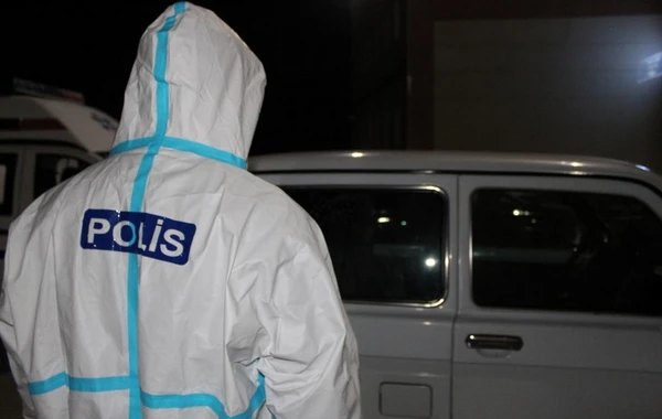 Polis koronavirus xəstələrini ictimai yerdə saxladı
