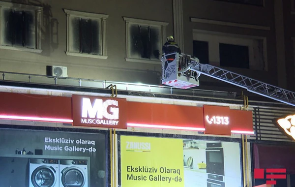 Bakıda məşhur mağazada yanğın baş verib - FOTO/VİDEO
