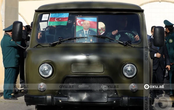 Завершилась церемония прощания с военнослужащими, погибшими при крушении вертолета - ОБНОВЛЕНО + ВИДЕО