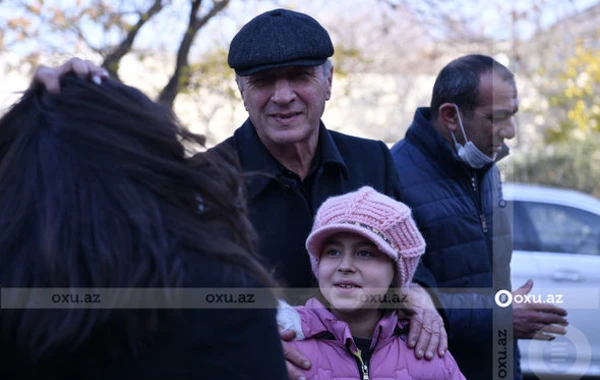 Yaralı zabitin anası: “Deyir ki, bərk qucaqlama, mən bu Vətənin oğluyam” - FOTO