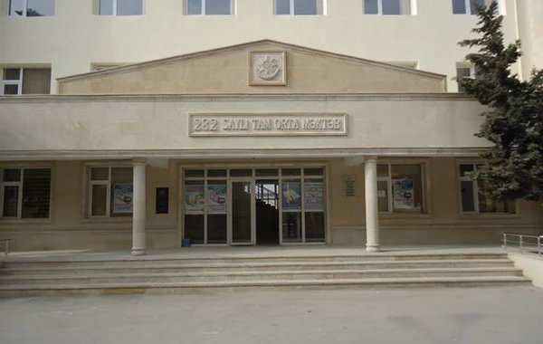282 saylı məktəbdə əxlaqsızlıq edən şagirdlə bağlı RƏSMİ AÇIQLAMA - YENİLƏNİB - VİDEO
