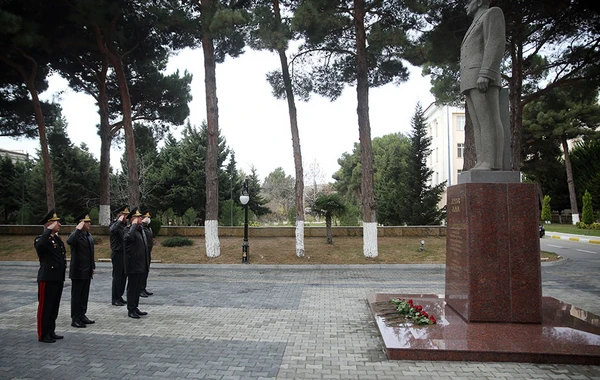 Azərbaycan Ordusunun Baş Qərargah rəisi Ali Hərbi Məktəbin şəxsi heyəti ilə görüşüb - VİDEO
