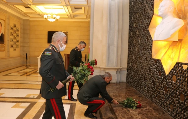 Heydər Əliyevin vəfatının 18-ci ildönümü ilə bağlı Hərbi Prokurorluqda anım mərasimi keçirilib - FOTO