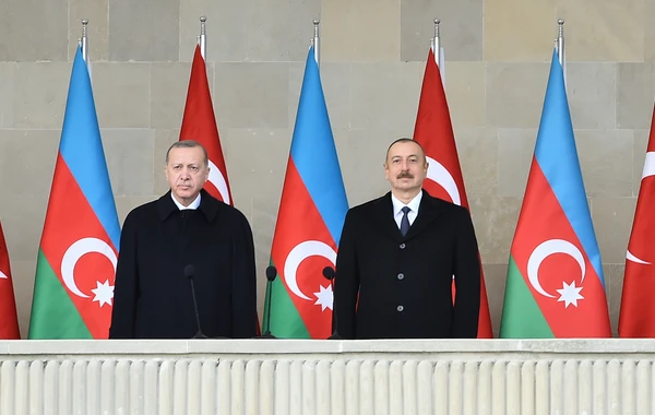 Zəfər paradından 1 il ötür
