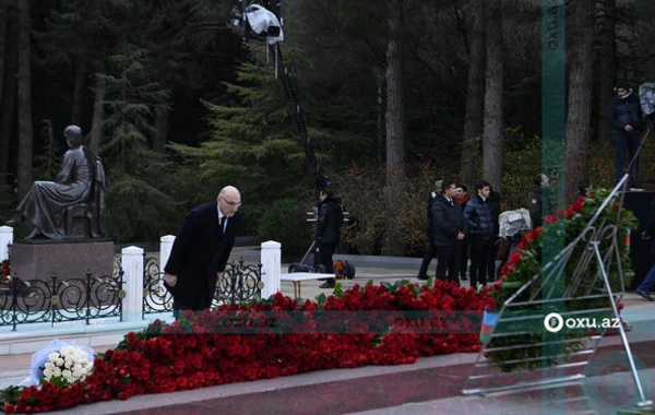 Dövlət və hökumət rəsmiləri Heydər Əliyevin anım mərasimində - FOTOREPORTAJ