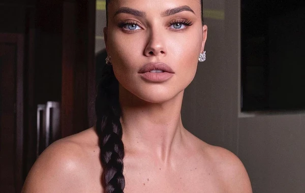 Adriana Limadan cazibədar FOTOlar