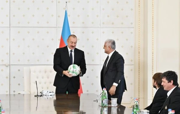 İlham Əliyev “Qarabağ” futbol klubunun üzvlərini qəbul etdi - FOTO