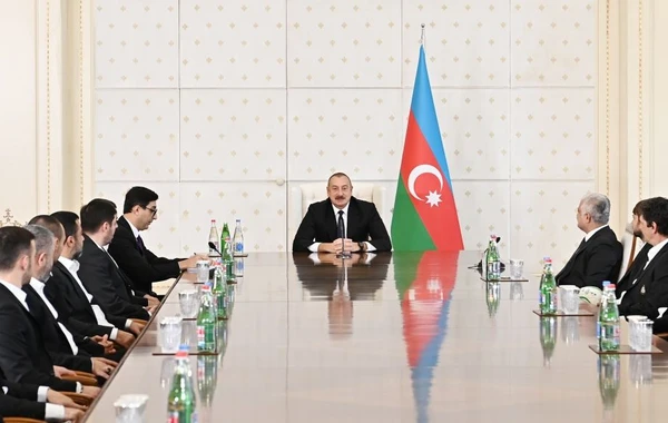 Президент Ильхам Алиев принял членов футбольного клуба "Карабах" - ФОТО/ВИДЕО