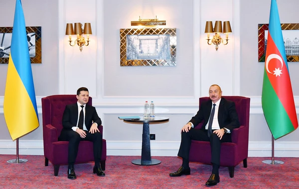 İlham Əliyev Brüsseldə Ukrayna Prezidenti ilə görüşüb