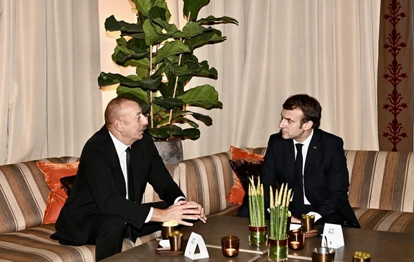 Makronun təşəbbüsü ilə İlham Əliyev və Nikol Paşinyanın qeyri-formal görüşu keçirilib - FOTO
