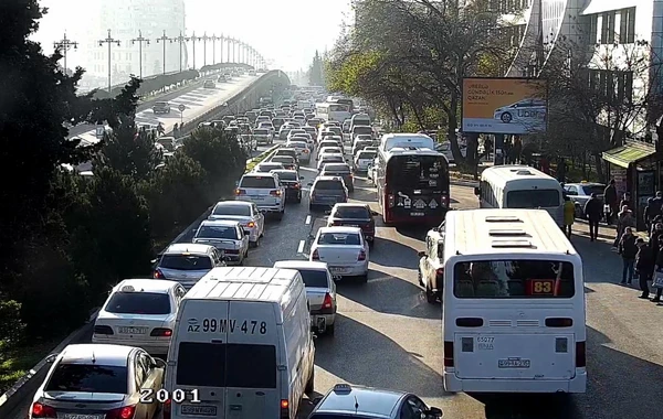 Bakıda böyük tıxac - Avtobuslar gecikir - FOTO