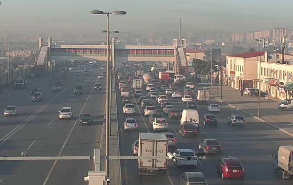 Bakıda böyük tıxac - Avtobuslar gecikir - FOTO