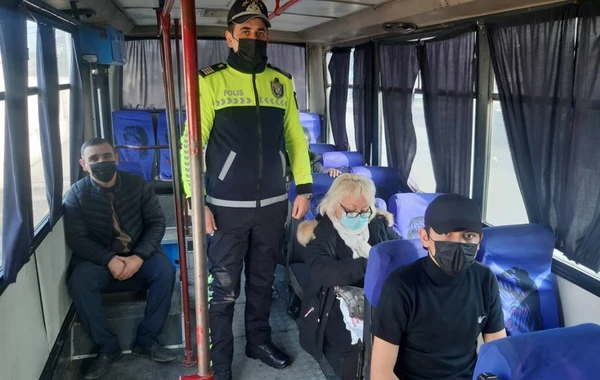 Avtobus və taksilərdə tibbi maskadan istifadə edənlərlə bağlı RƏSMİ AÇIQLAMA - FOTO
