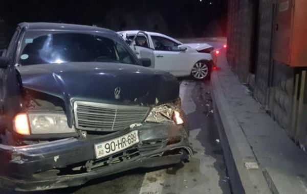 Bakıda tuneldə ağır qəza: Xəsarət alan var - FOTO