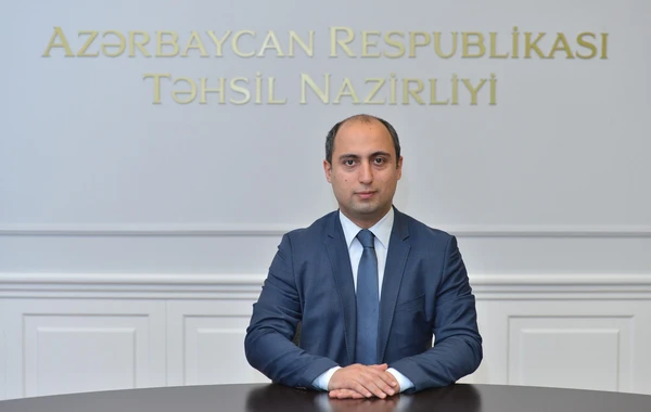 Təhsil naziri brifinq keçirir - CANLI YAYIM