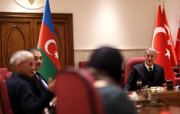 Hulusi Akar şəhid Valeh Məmiyevin ailə üzvləri ilə görüşüb - FOTO