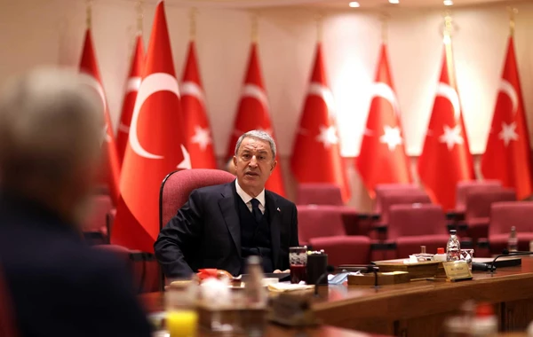Hulusi Akar şəhid Valeh Məmiyevin ailə üzvləri ilə görüşüb - FOTO