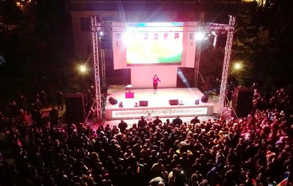 Yevlaxda möhtəşəm konsert keçirilib - FOTO/VİDEO
