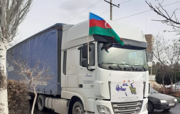 Azərbaycan, İran və Gürcüstandan keçən yeni tranzit marşrutu üzə sınaq yürüşü aparılır - FOTO