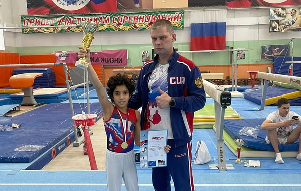 Азербайджанский спортсмен стал абсолютным чемпионом в России - ВИДЕО
