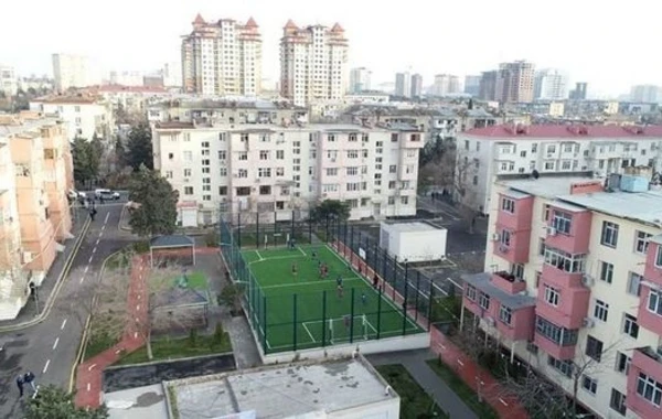 Лейла Алиева на церемонии открытия очередного благоустроенного двора - ФОТО