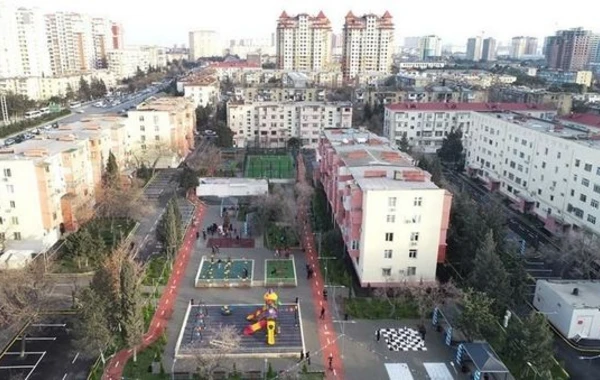 Лейла Алиева на церемонии открытия очередного благоустроенного двора - ФОТО