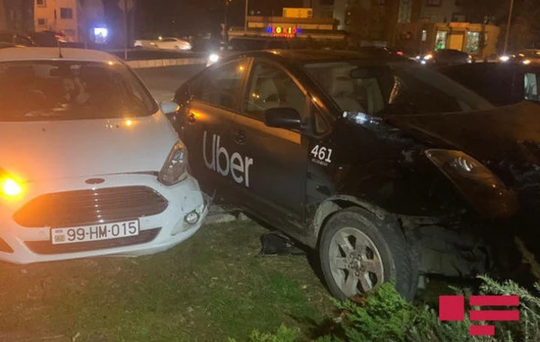 Bakıda xanımın törətdiyi qəzada avtomobillərə ciddi ziyan dəydi - FOTO/VİDEO